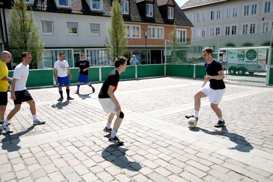 SoccerGround Portable The portable street football court for your